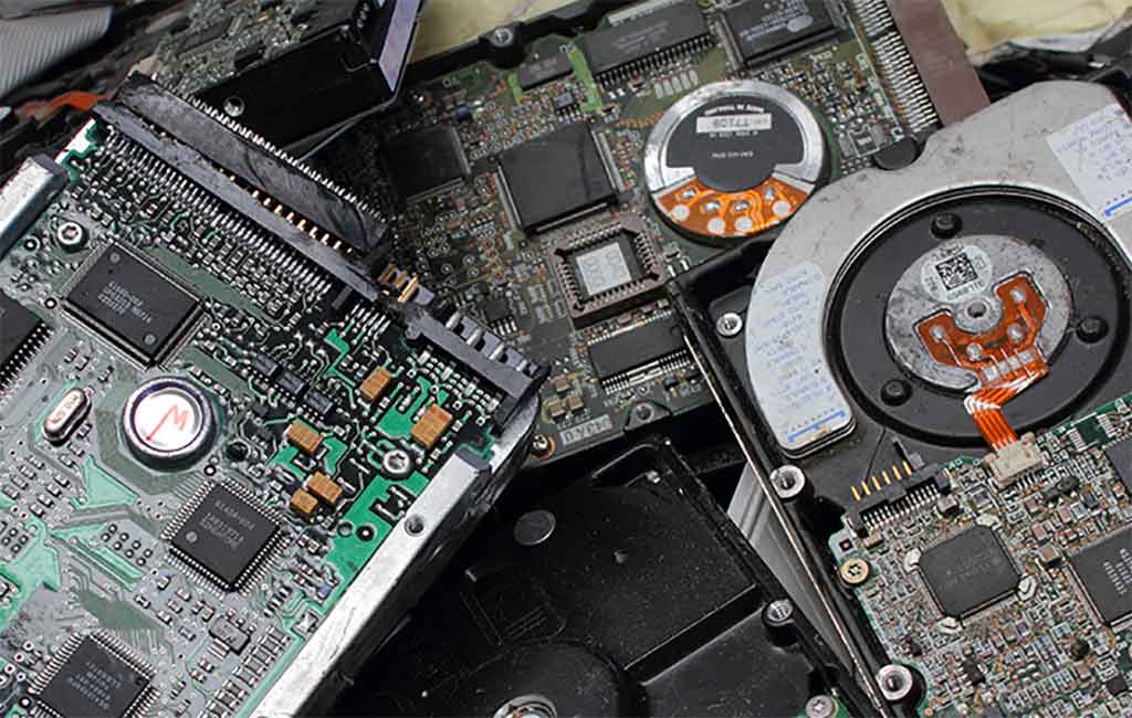 E-waste is a gold mine: research extracts precious metal