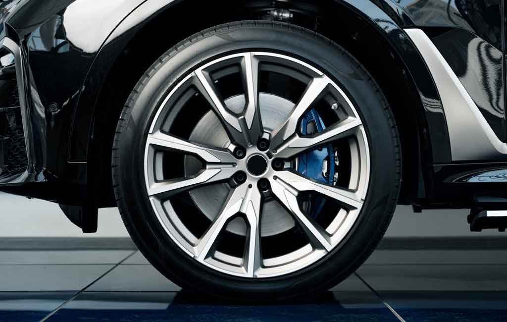 Nanogenerator creates energy from roling car tires