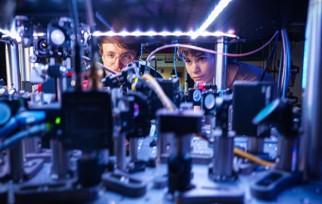 Quantum sensor measures acceleration in three dimensions