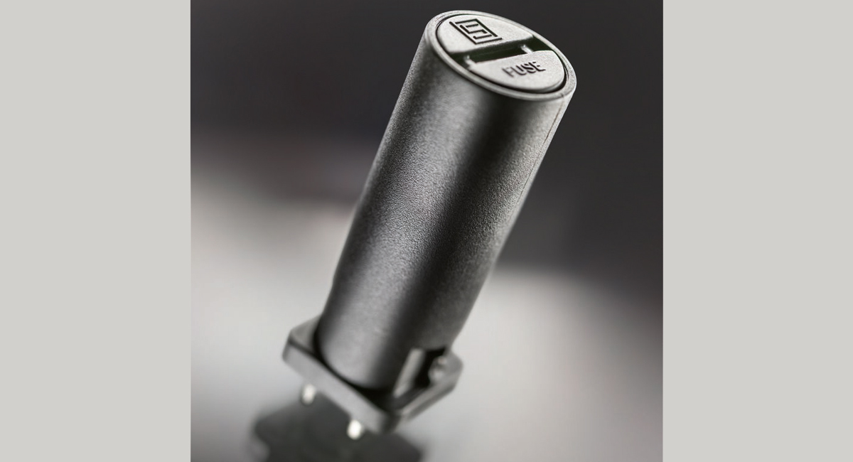 The FPR fuse holder from SCHURTER was developed precisely to meet these requirements, higher power density with space requirements