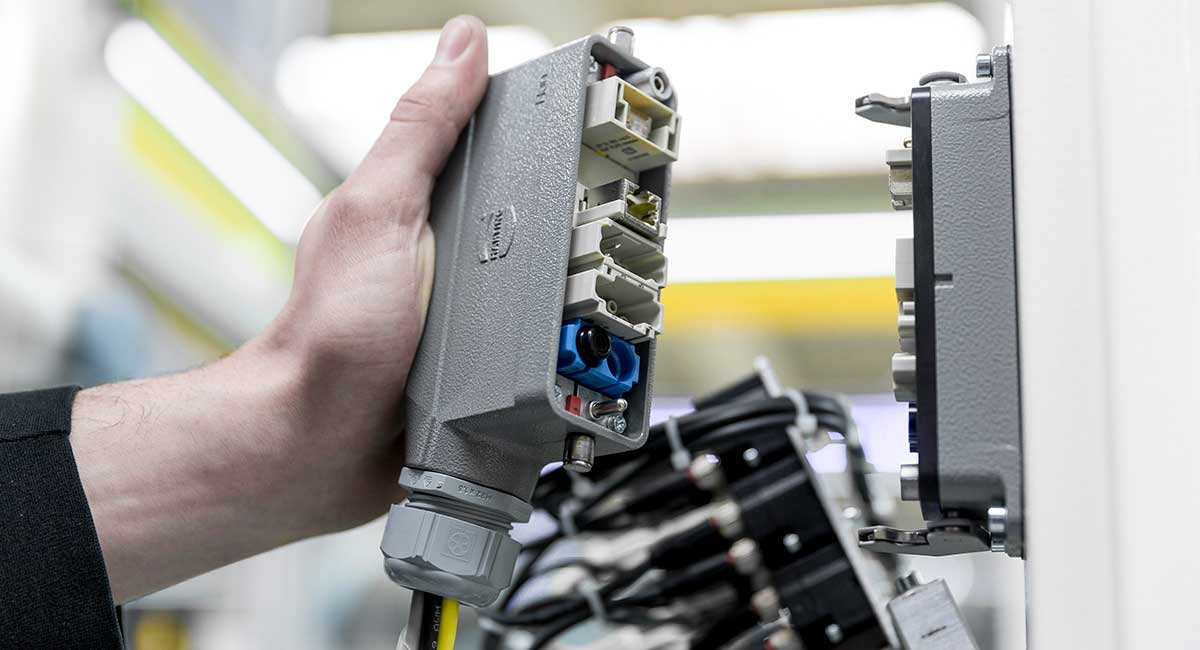 Driving Manufacturing Innovation with HARTING’s Modular Connectors