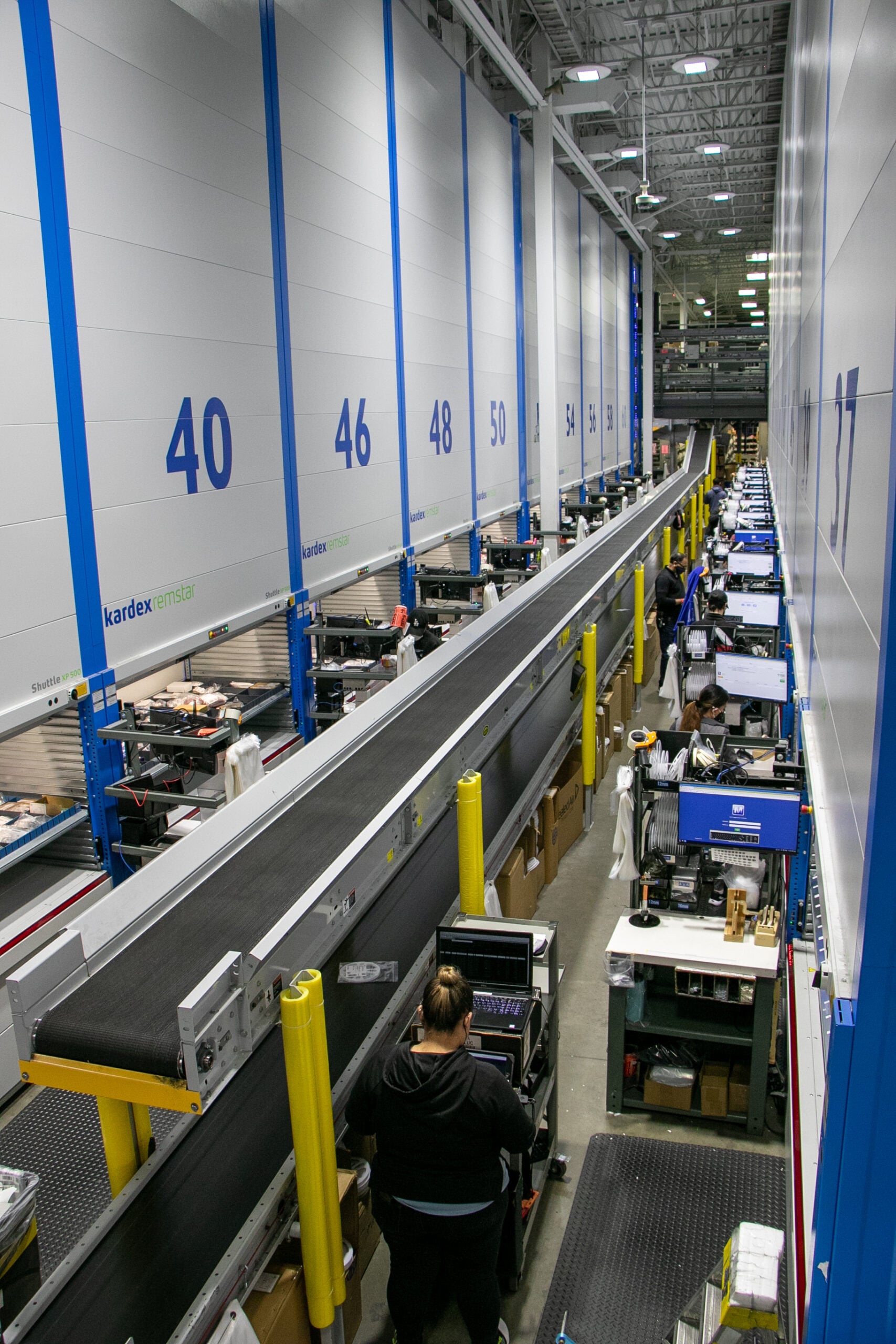 Reshoring meetscentralised distribution: how electronics supply chains stay resilient