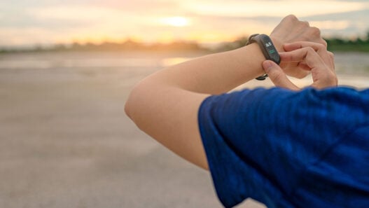 Quantifying comfort and fit in wearable devices