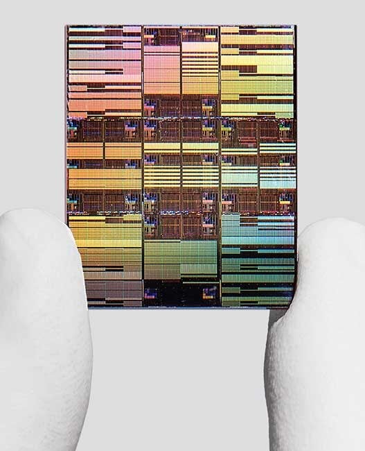 IBM unveils world’s first sub-1nm chip technology