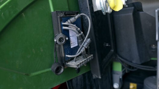 Binder connectors in TerraCare's tyre pressure control system